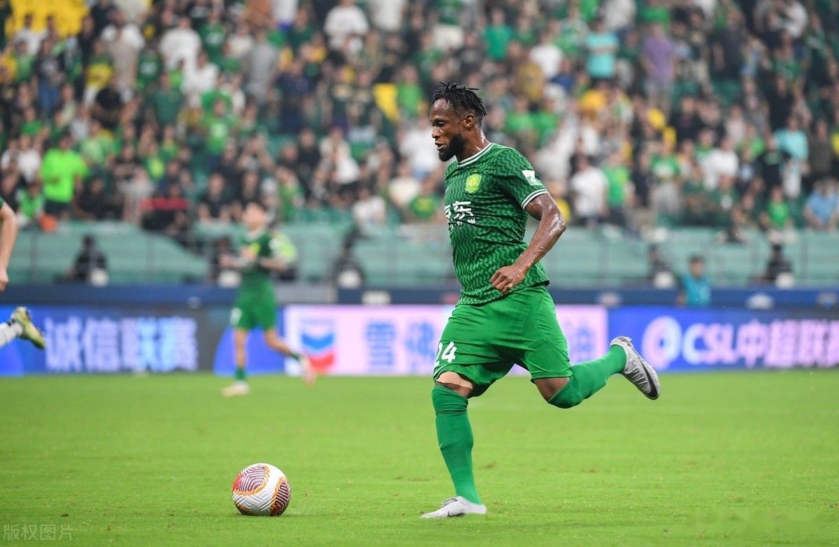 武磊五连胜继续领跑积分榜，国安主帅陷下课危机！的简单介绍