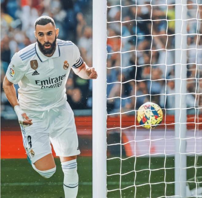 AC米兰开场5分钟连进两球，本泽马防线形同虚设！的简单介绍