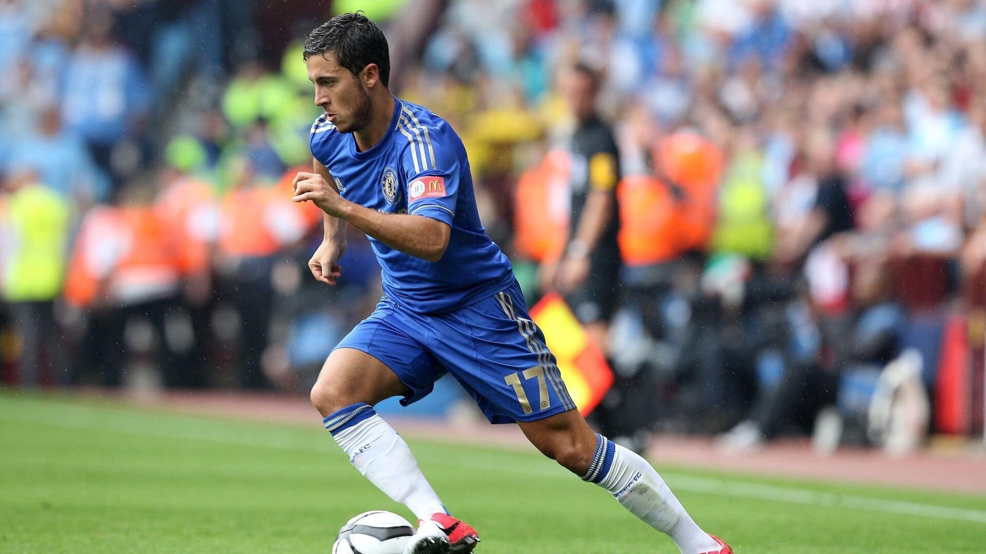 足球赛场焦点！韩国队对阵葡萄牙队，老将回归赛场，再度燃起斗志